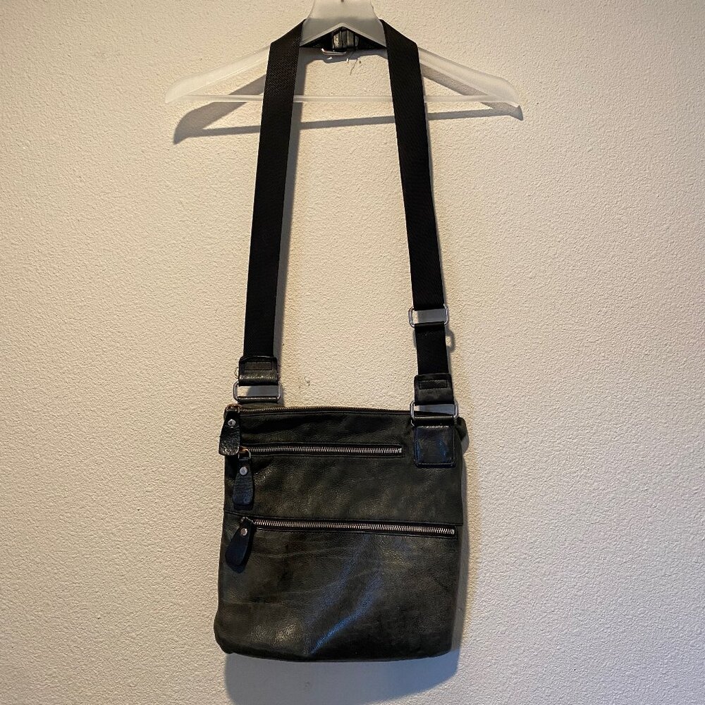 Margot Black Leather Saddlebag Purse with Zip‎ Closure and Wide Straps